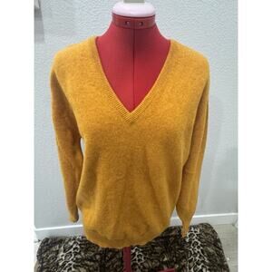 Braemar Golden V Neck Sweater Long Sleeve Knit Pullover Classic Relaxed Fit